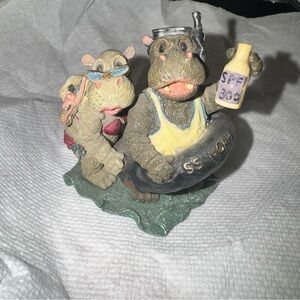 Vintage hippos figurine